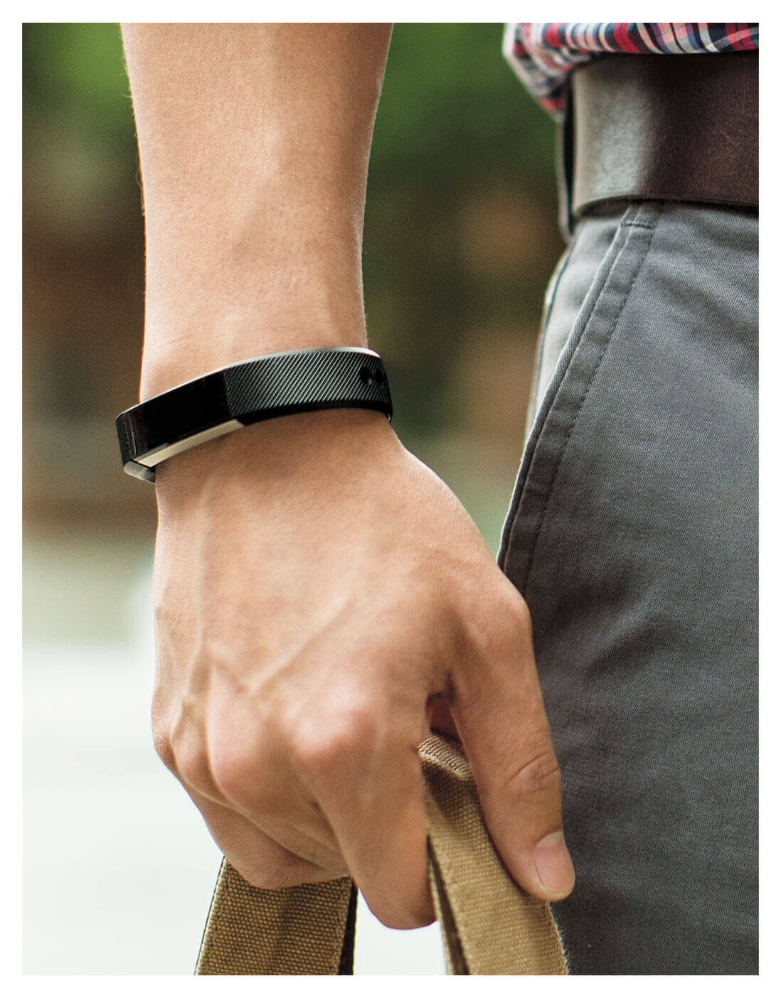 design-fitbit-alta-tracker-activite